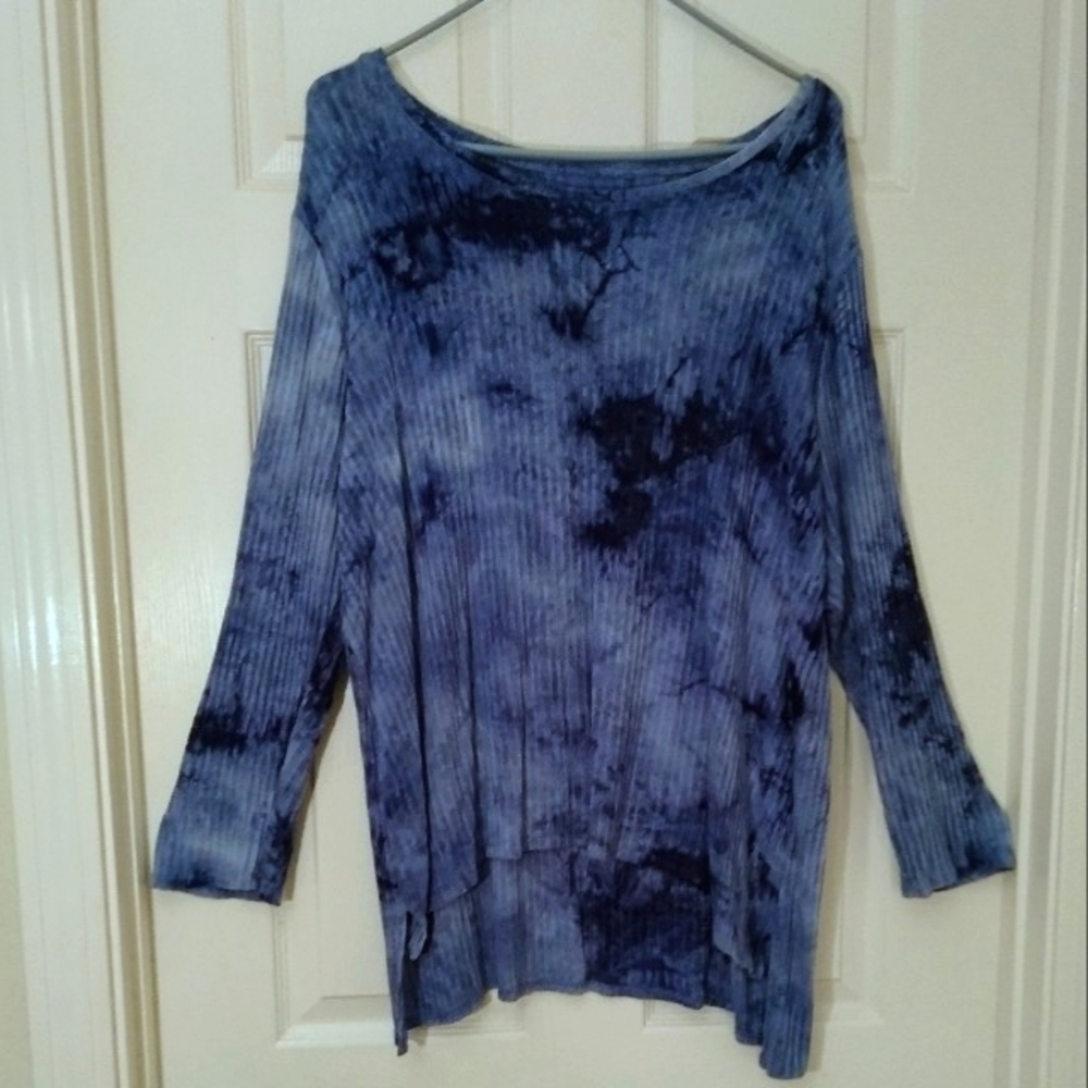 Blue tie dye lightweight sweater 💙🌈